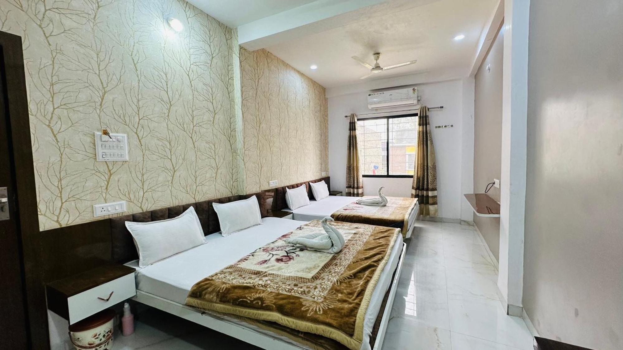 Hotel Kanha Palace Ujjain Εξωτερικό φωτογραφία
