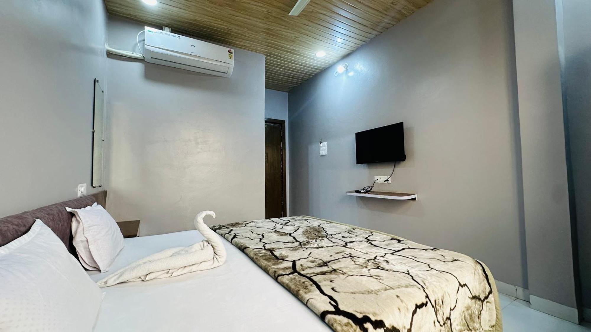 Hotel Kanha Palace Ujjain Εξωτερικό φωτογραφία
