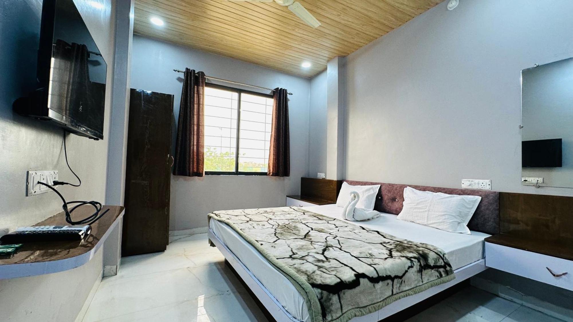 Hotel Kanha Palace Ujjain Εξωτερικό φωτογραφία